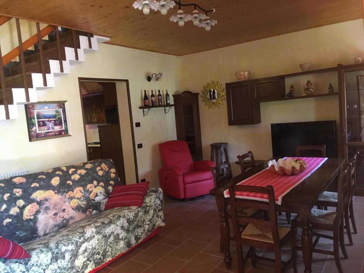 Casa A Schiera Fronte Lago Con Giardino Barcis Exterior photo